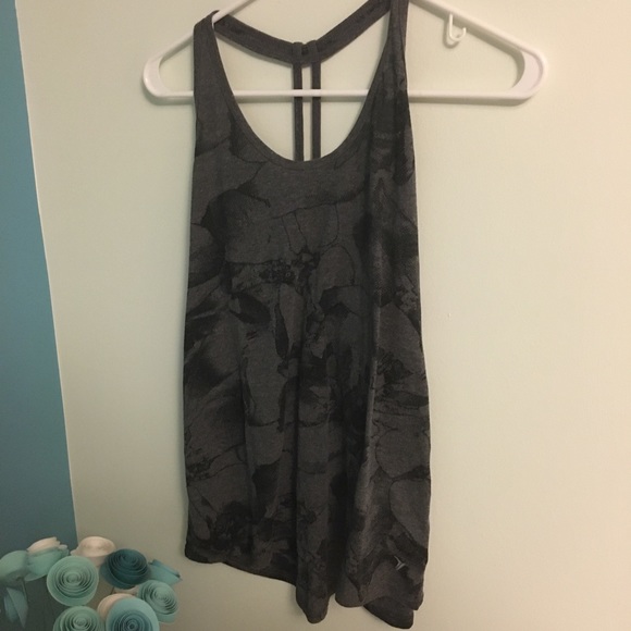 Old Navy Tops - Old Navy Active Go Dry workout tank Large